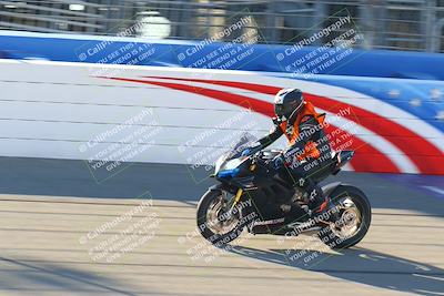 media/Jan-21-2022-Fastrack Riders (Fri) [[90b5309cc6]]/Level 1/Session 1 Front Straight/